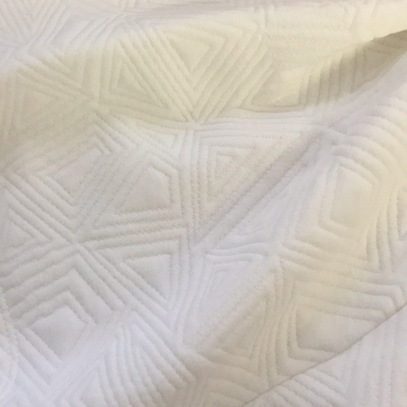 Chic white v neck romper - Picture 4 of 4